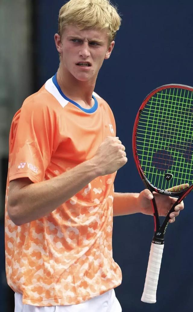 以及靖祎绍